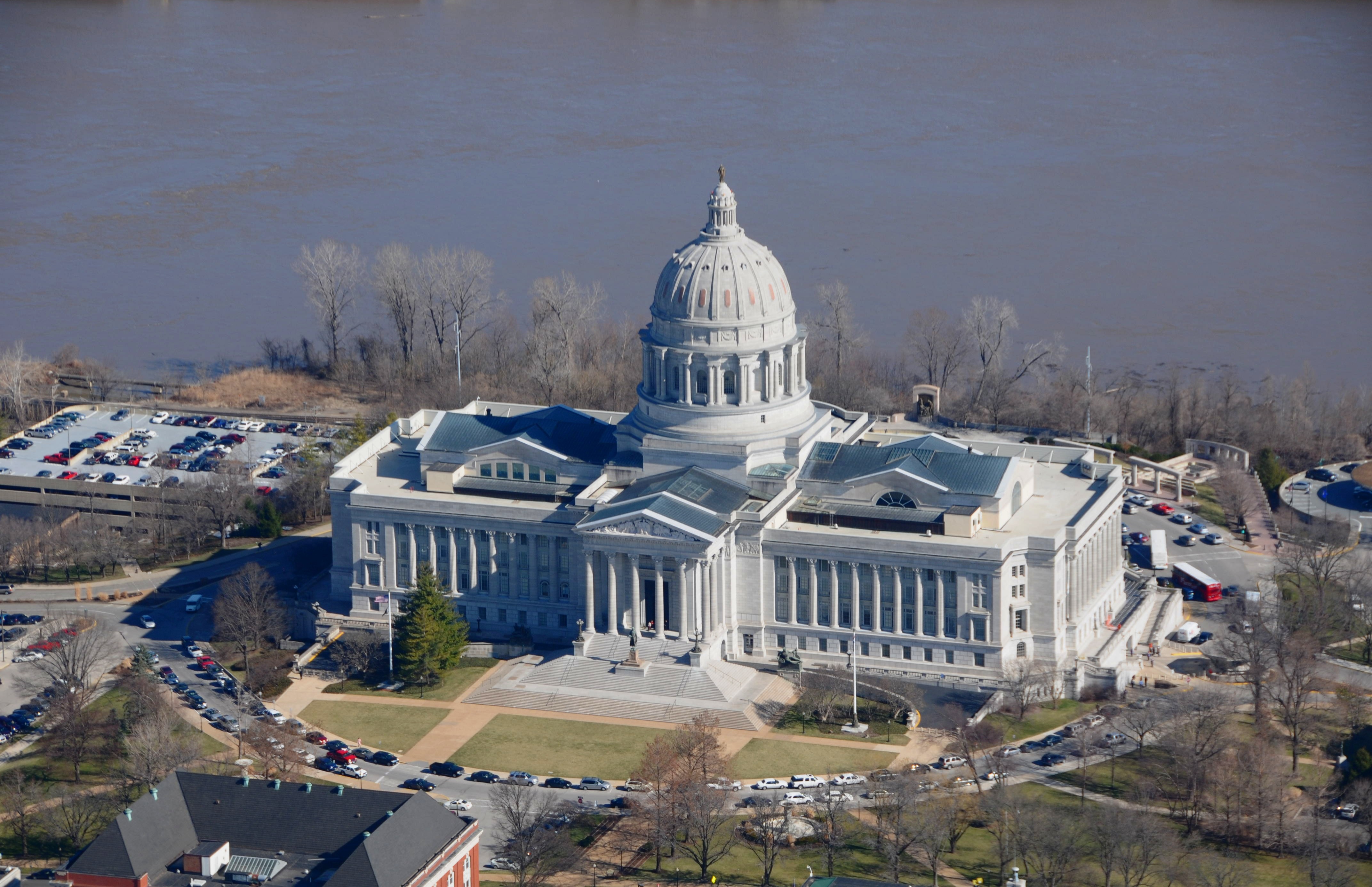 Missouri Senators Busy With Bills Before Legislative Break